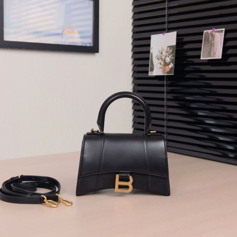 Balenciaga Women Pre-Loved Bag Very Good Condition